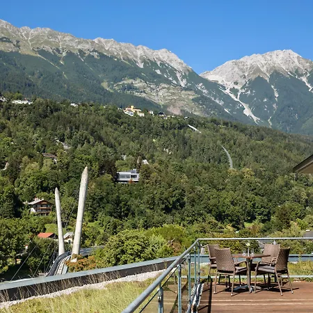 Austria Trend Congress Otel 4*