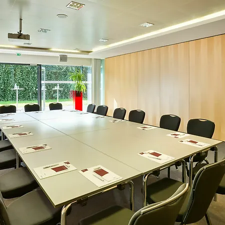 Austria Trend Congress Otel 4*